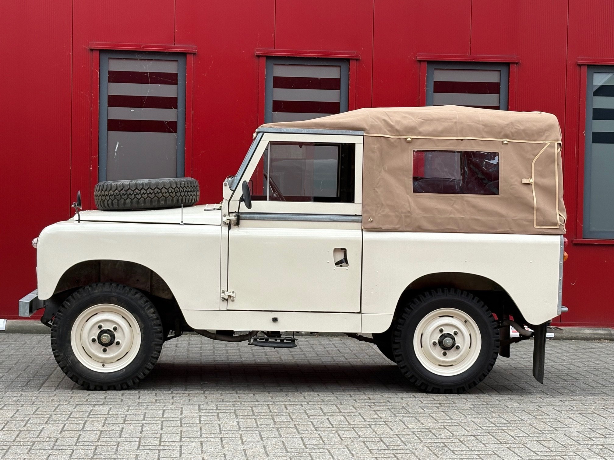 Land Rover 88 series 2 Soft-Top