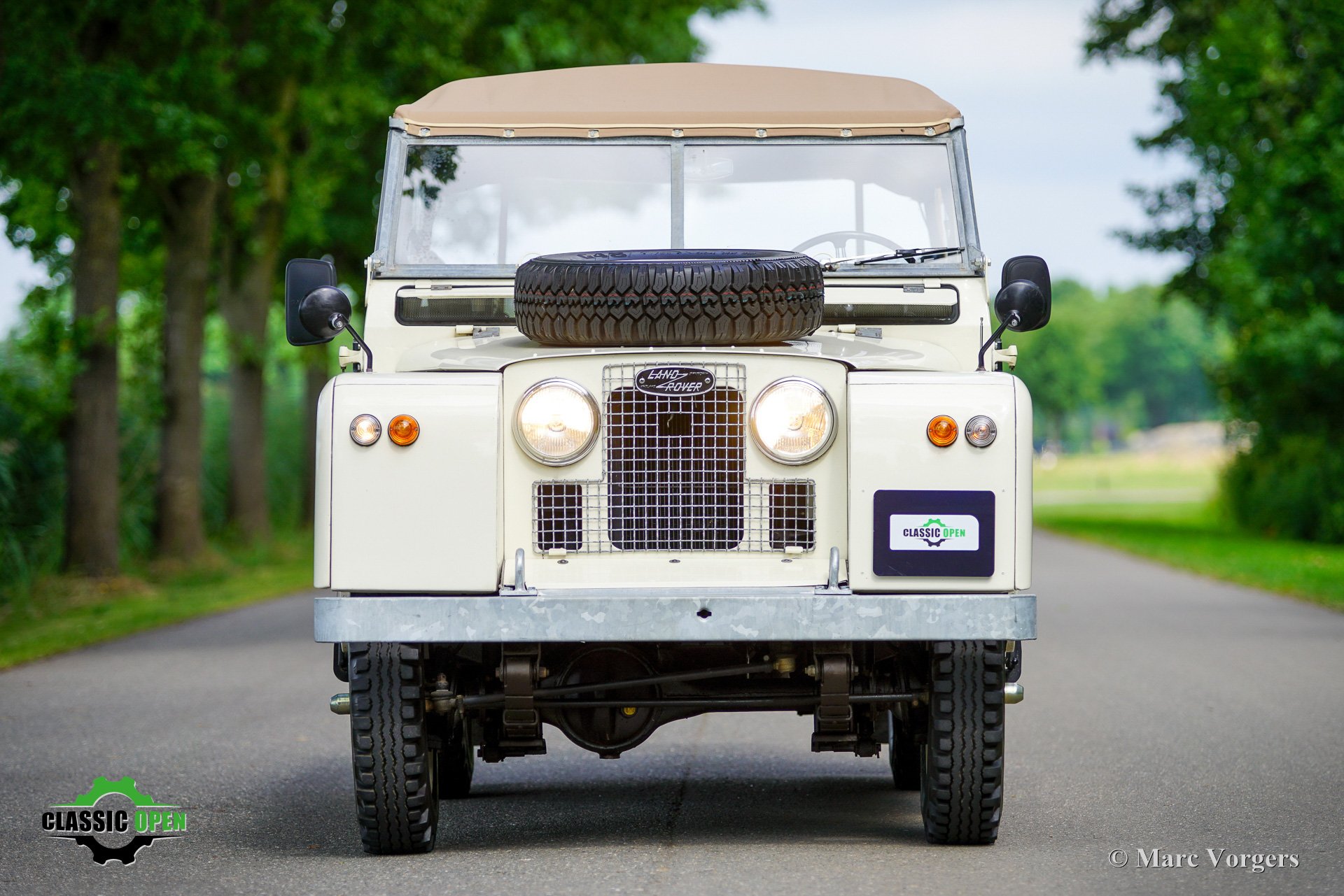 Land Rover 88 Series 2 Soft-Top
