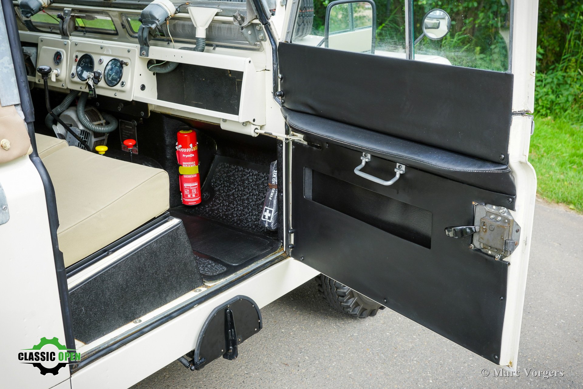 Land Rover 88 Series 2 Soft-Top