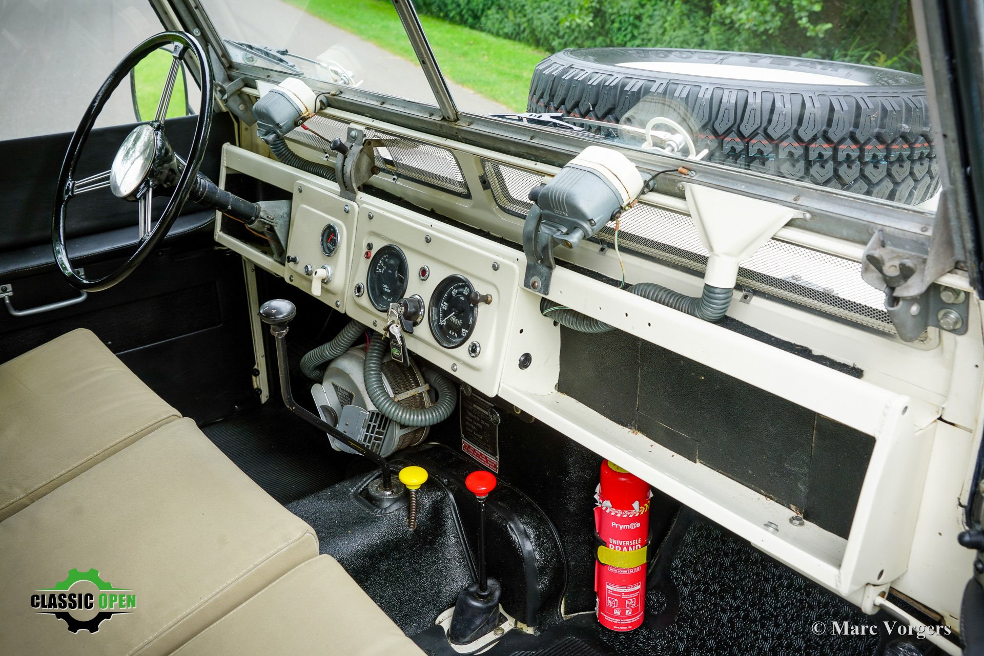 Land Rover 88 Series 2 Soft-Top