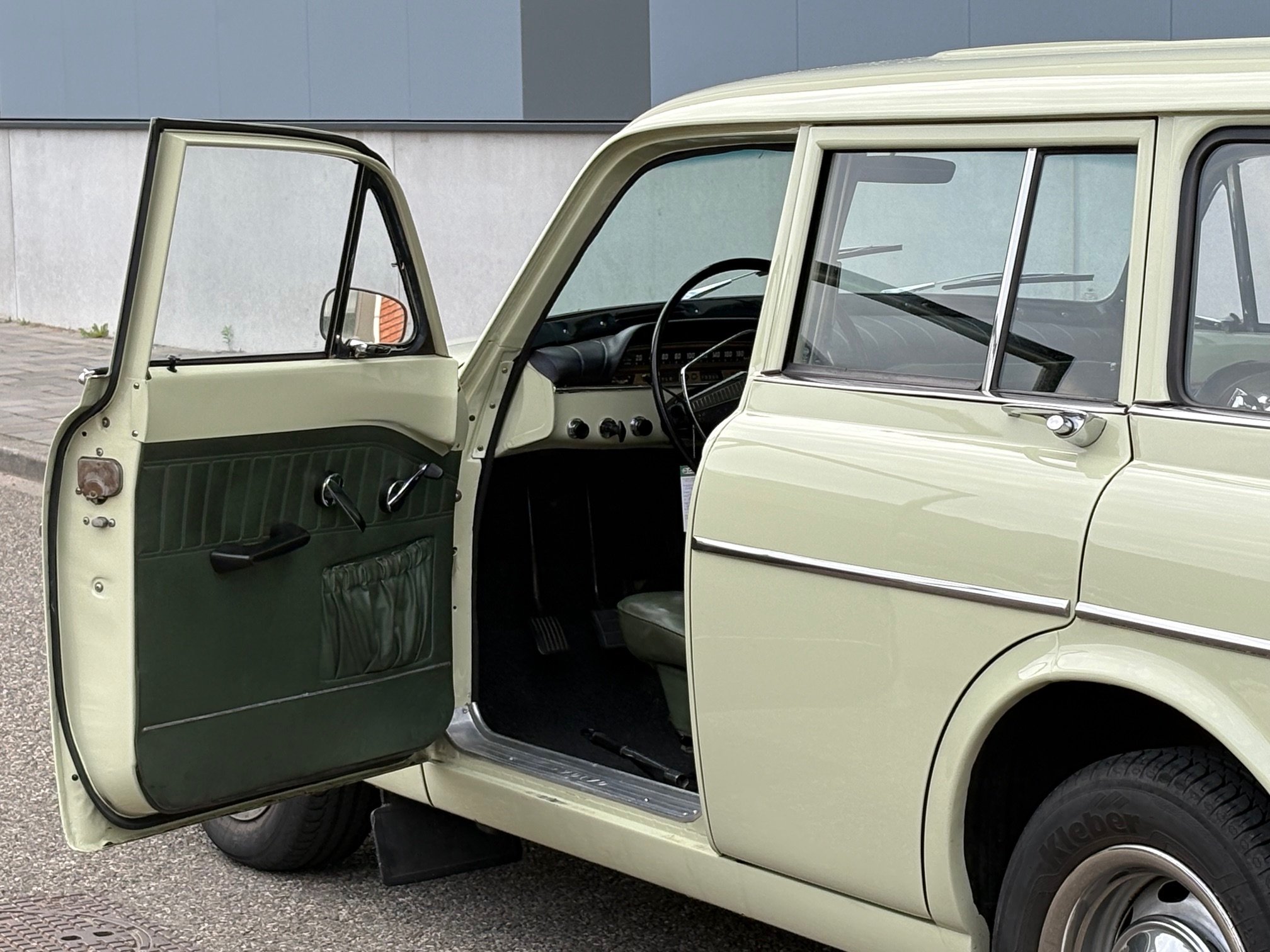 Volvo Amazon B18 Combi  P221