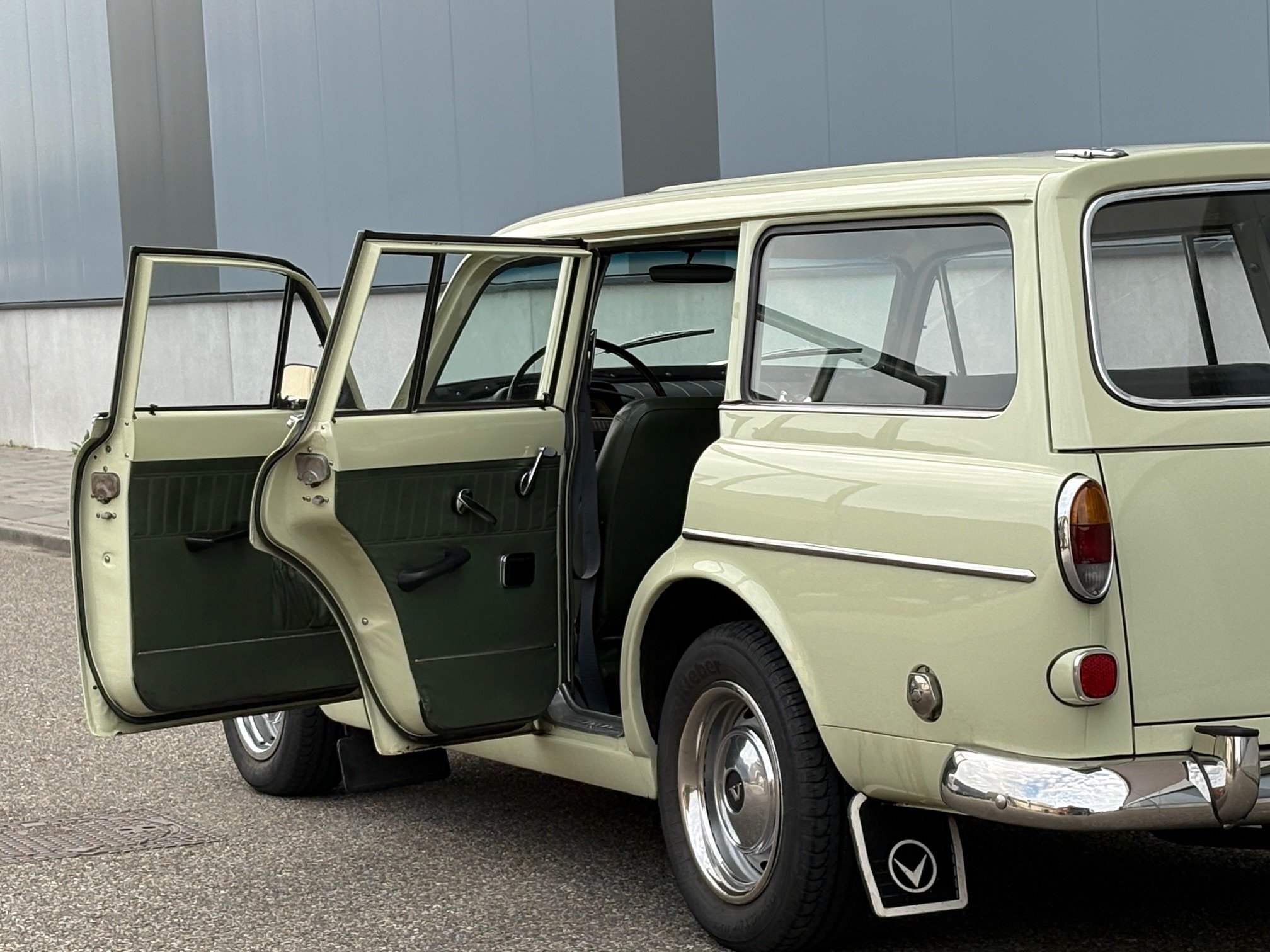 Volvo Amazon B18 Combi  P221