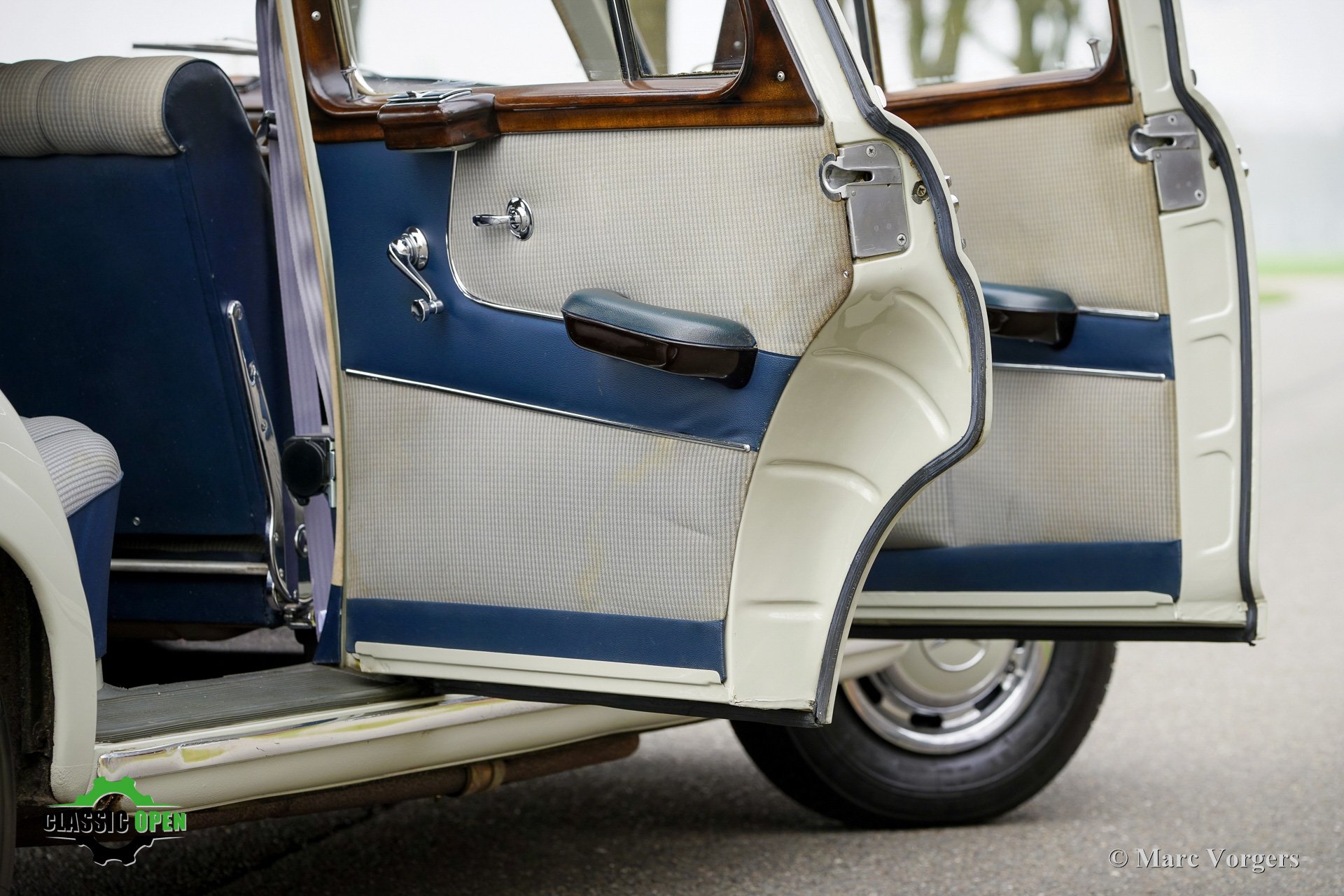 Mercedes Benz 220S Stuurbekrachtiging