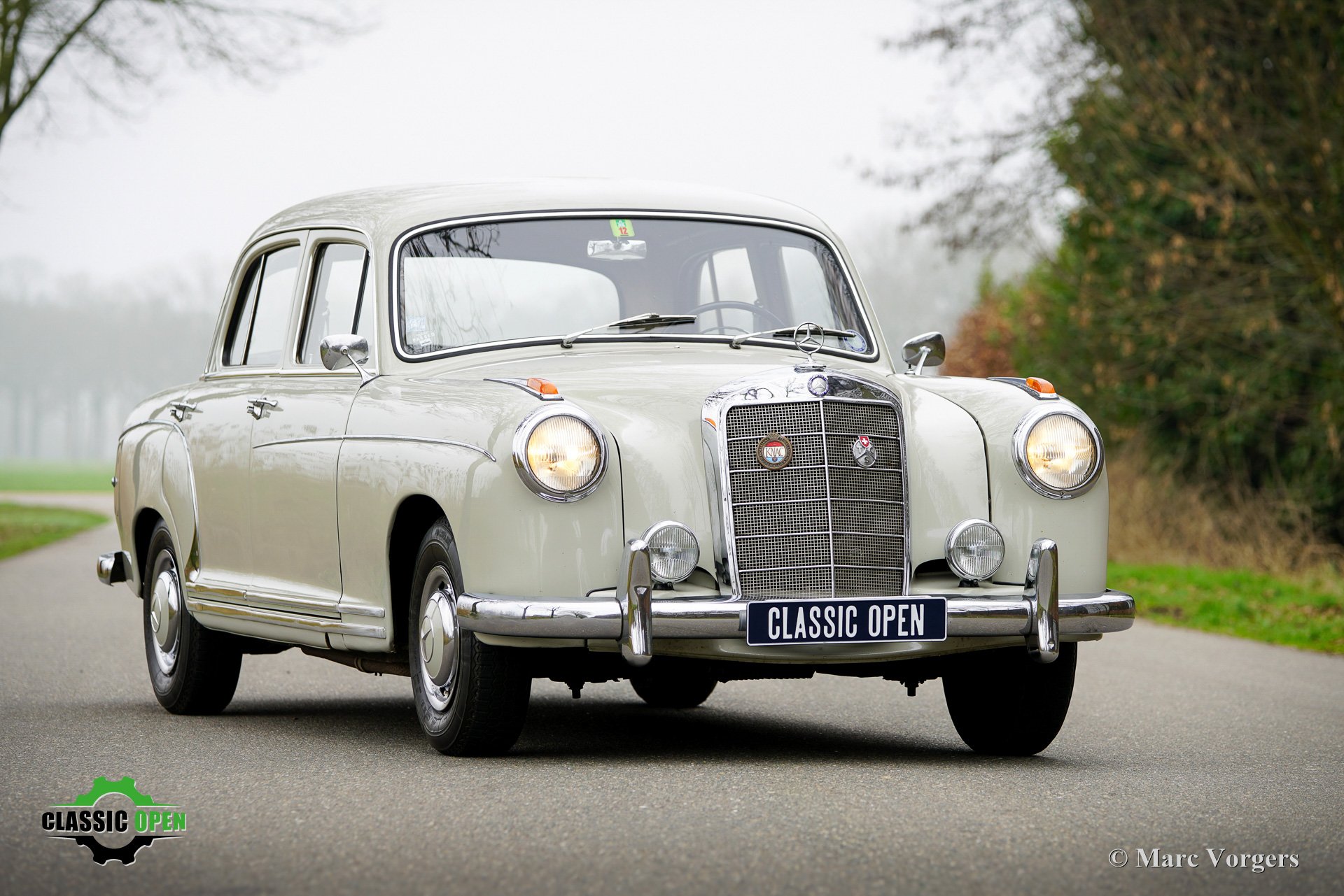 Mercedes Benz 220S Stuurbekrachtiging