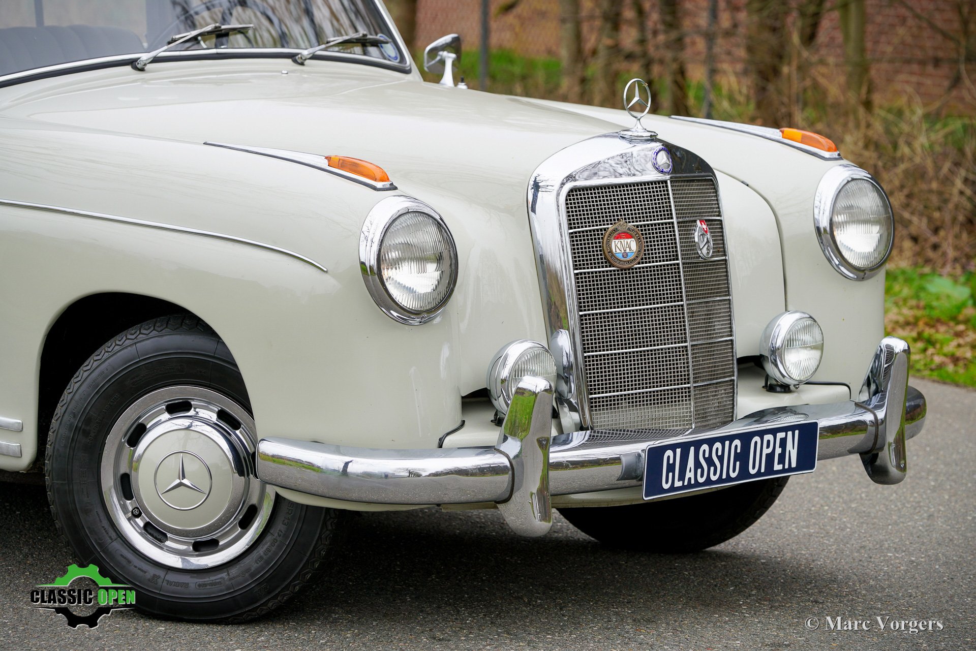 Mercedes Benz 220S Stuurbekrachtiging