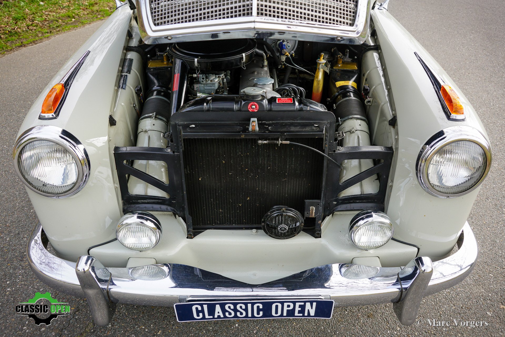 Mercedes Benz 220S Stuurbekrachtiging