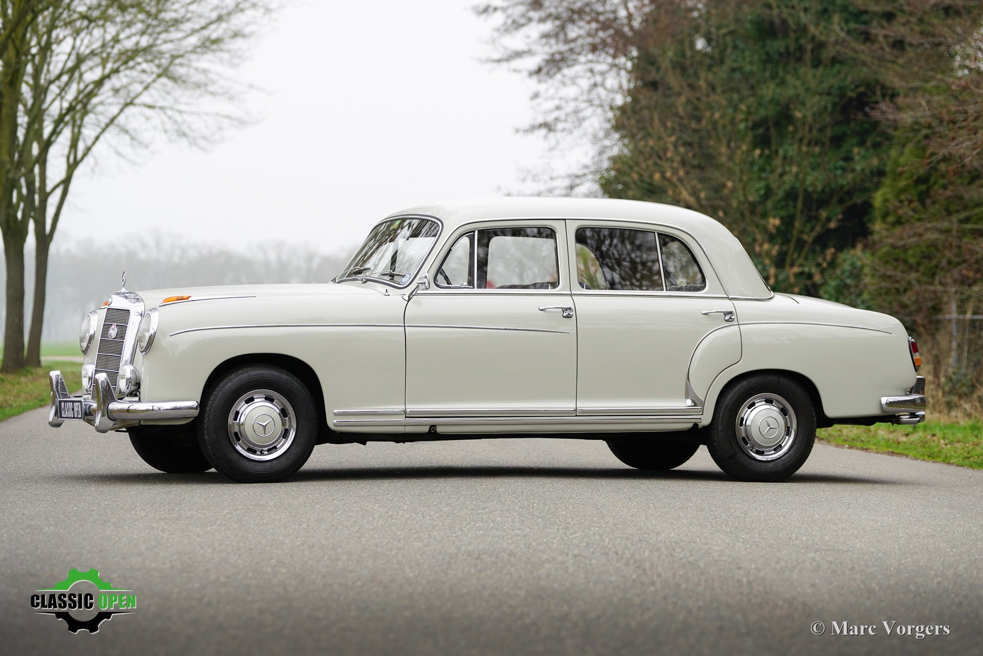 Mercedes Benz 220S Stuurbekrachtiging