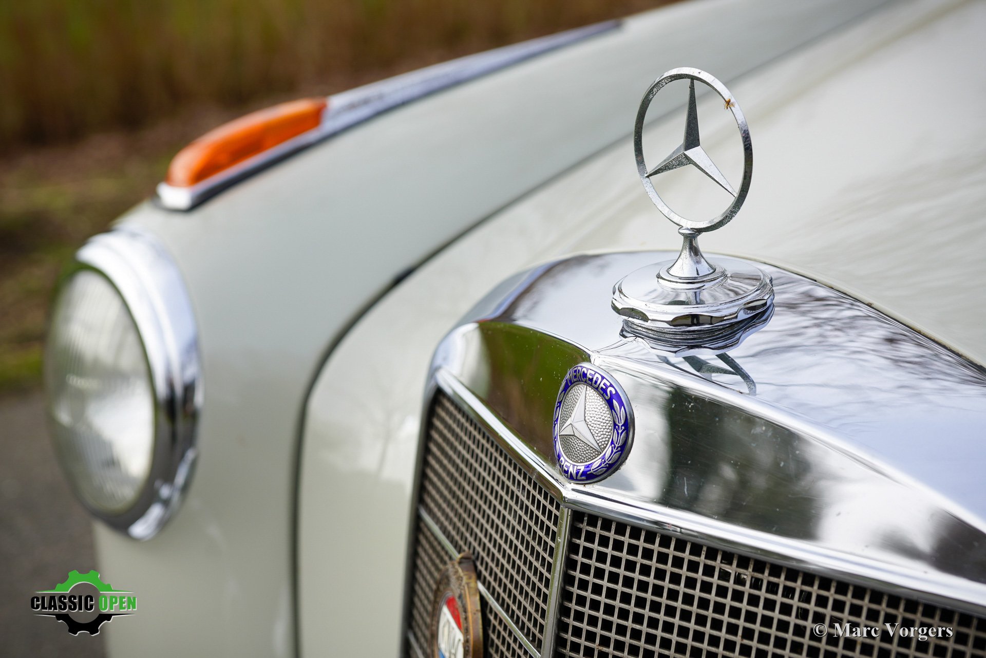 Mercedes Benz 220S Stuurbekrachtiging