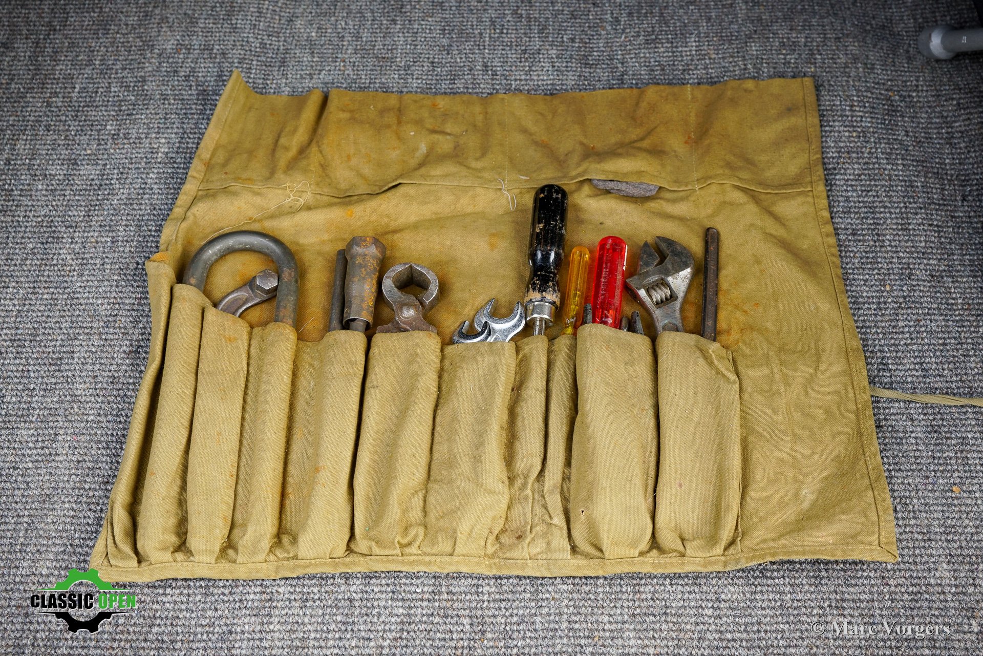 Mercedes Benz 220S Stuurbekrachtiging