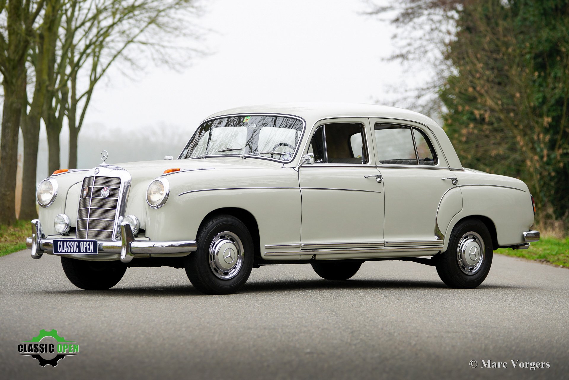 Mercedes Benz 220S W180