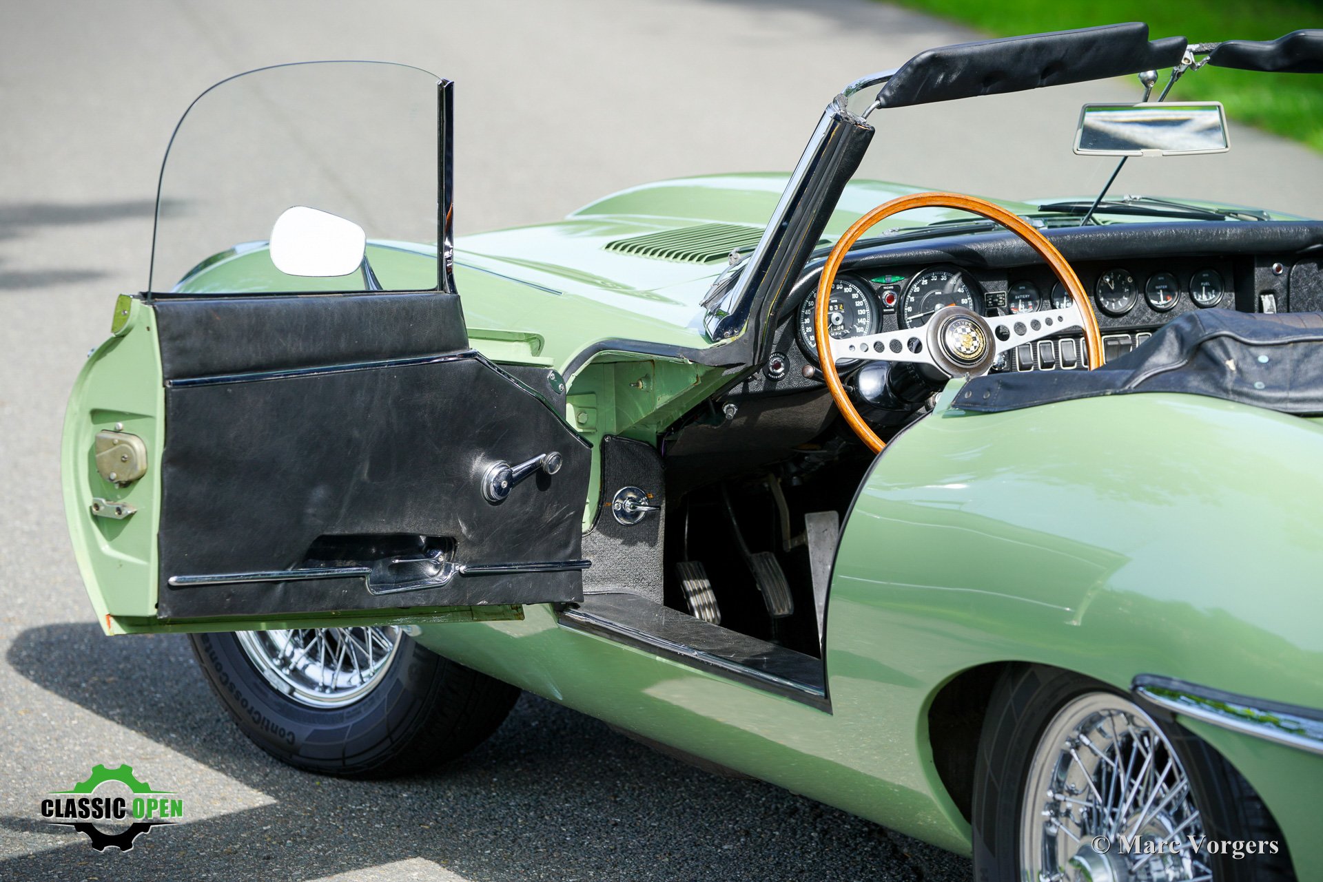 Jaguar E-type 4.2 Roadster S2