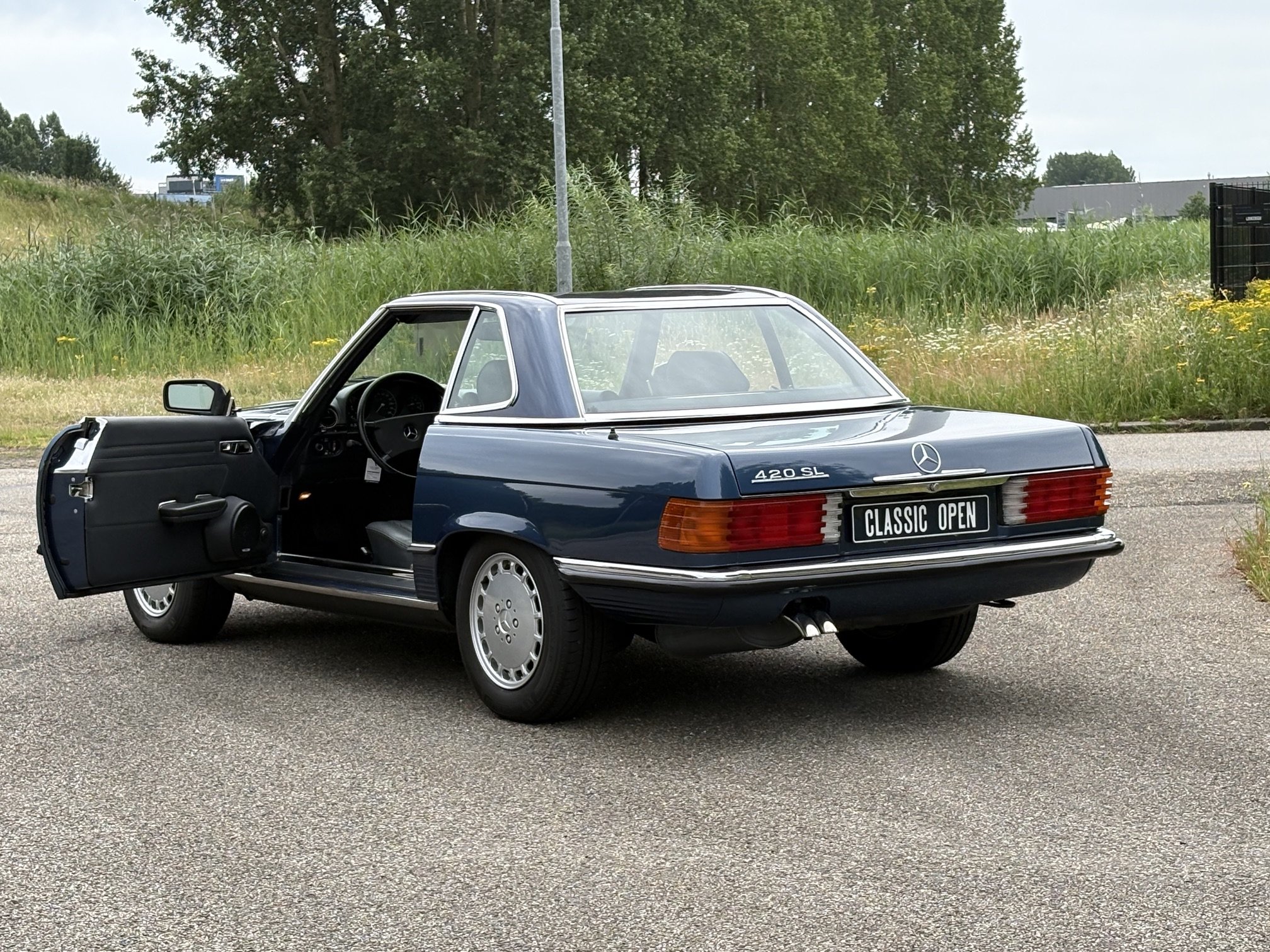 Mercedes Benz 420SL R107