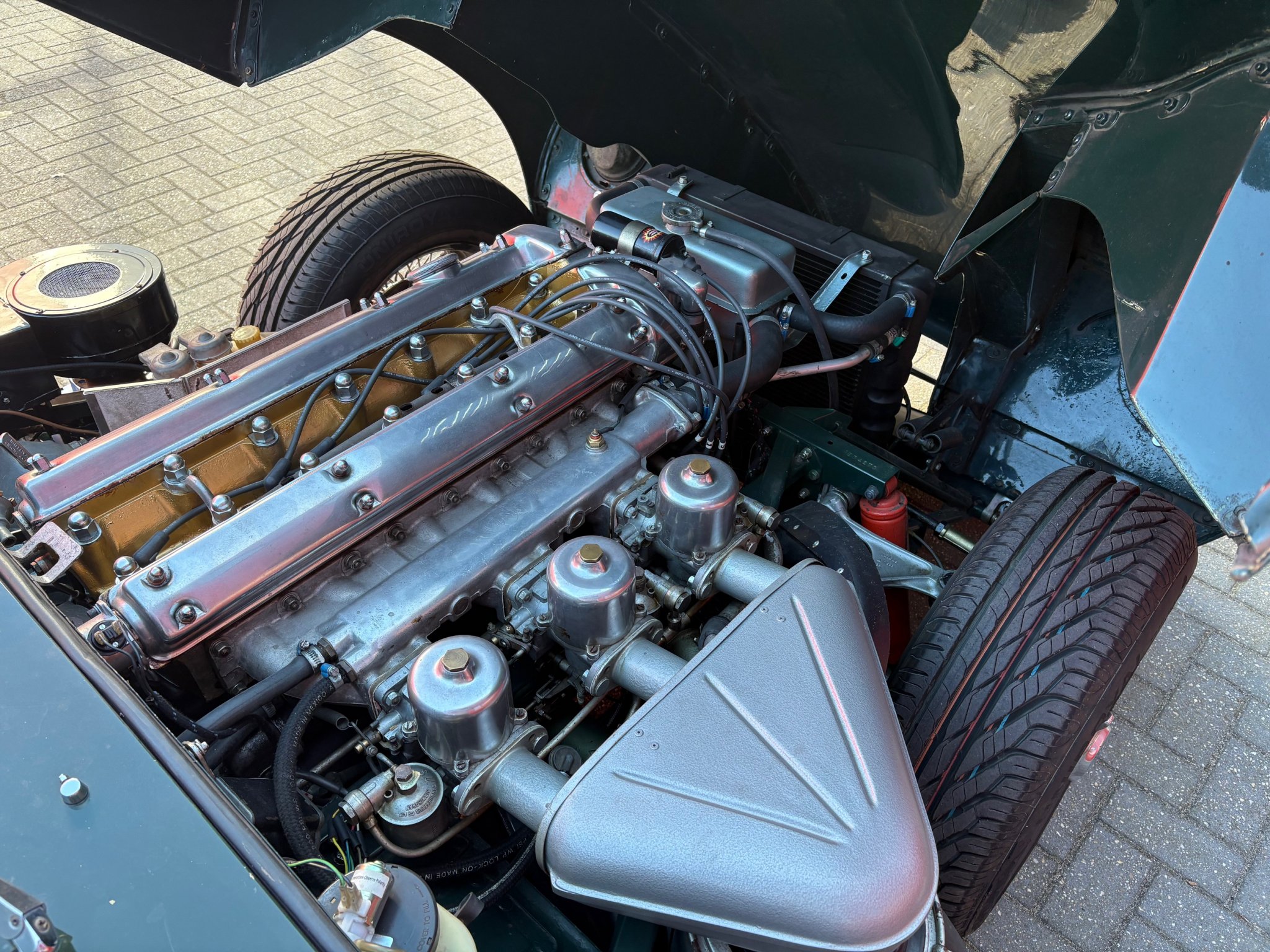 Jaguar E-type 4.2 FHC Serie 1