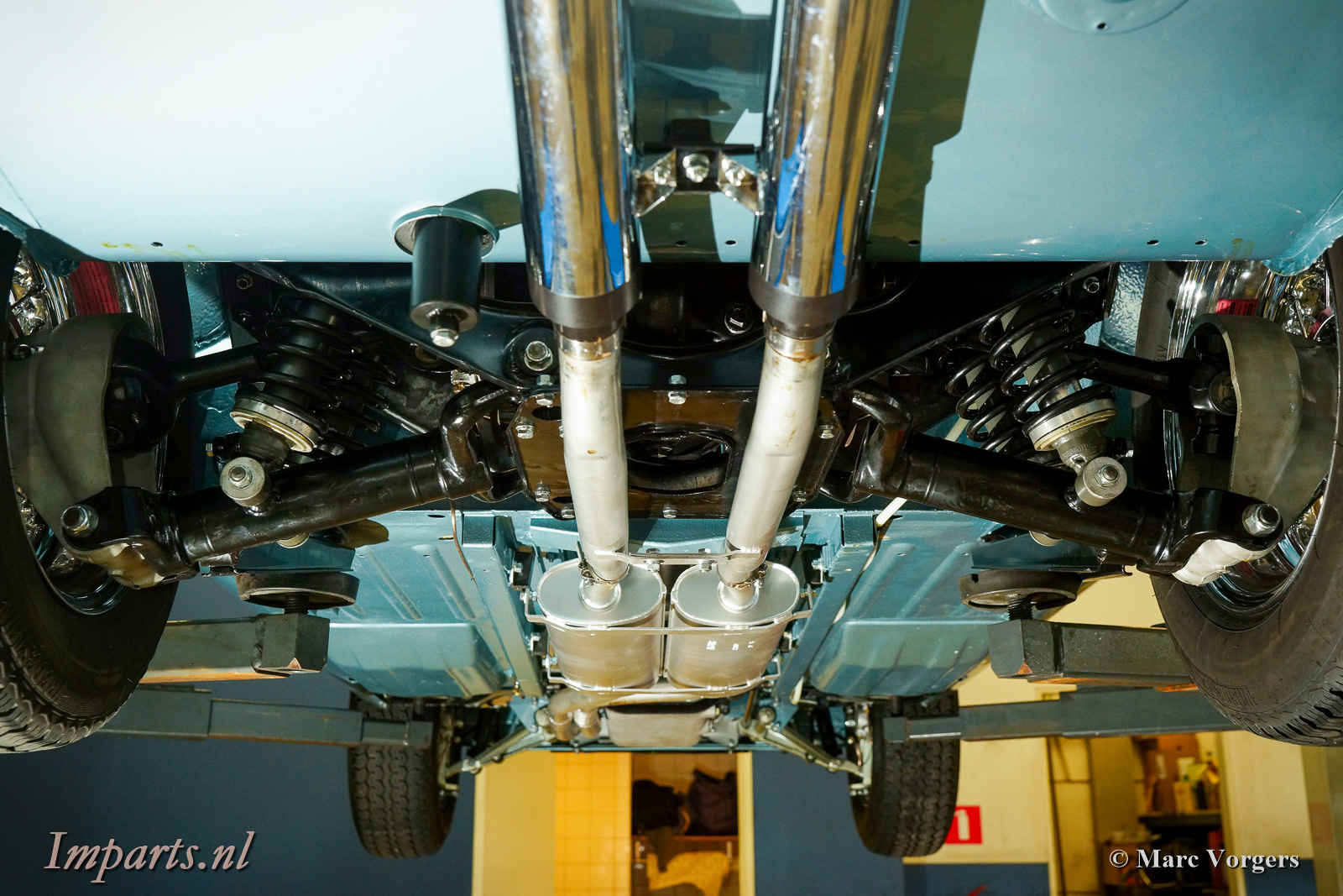 25c-jaguar-e-type-achteras.jpg