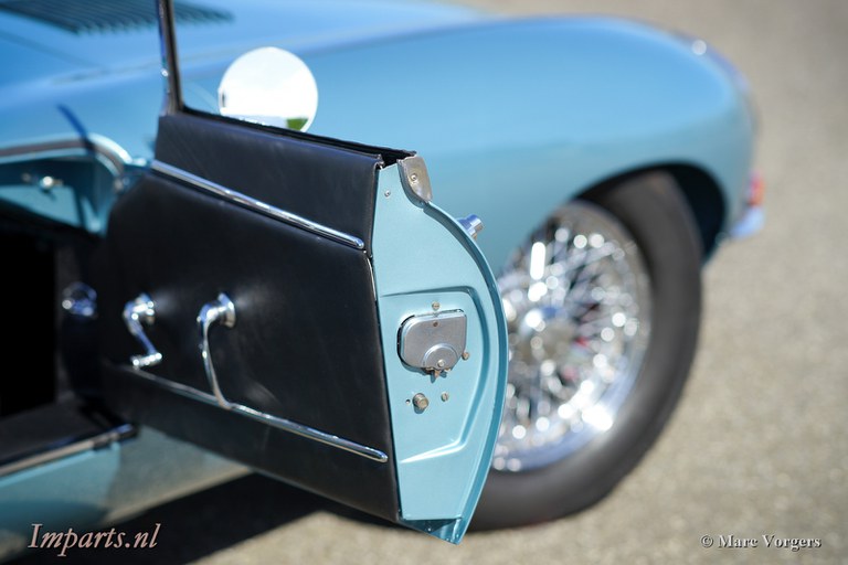 29-jaguar-e-type-interieur.jpg